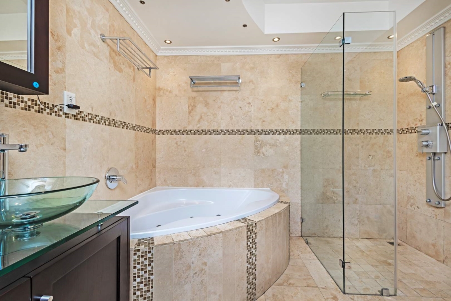 6 Bedroom Property for Sale in Baronetcy Estate Western Cape